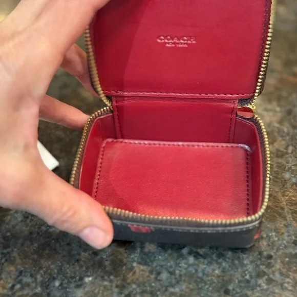 Coach Brown and Pink Floral Pill Box 🗃️ - Picture 9 of 12